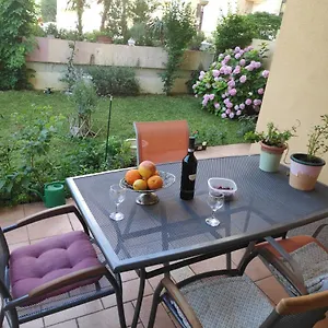 Apartment Spacious With Big Garden Near, Split